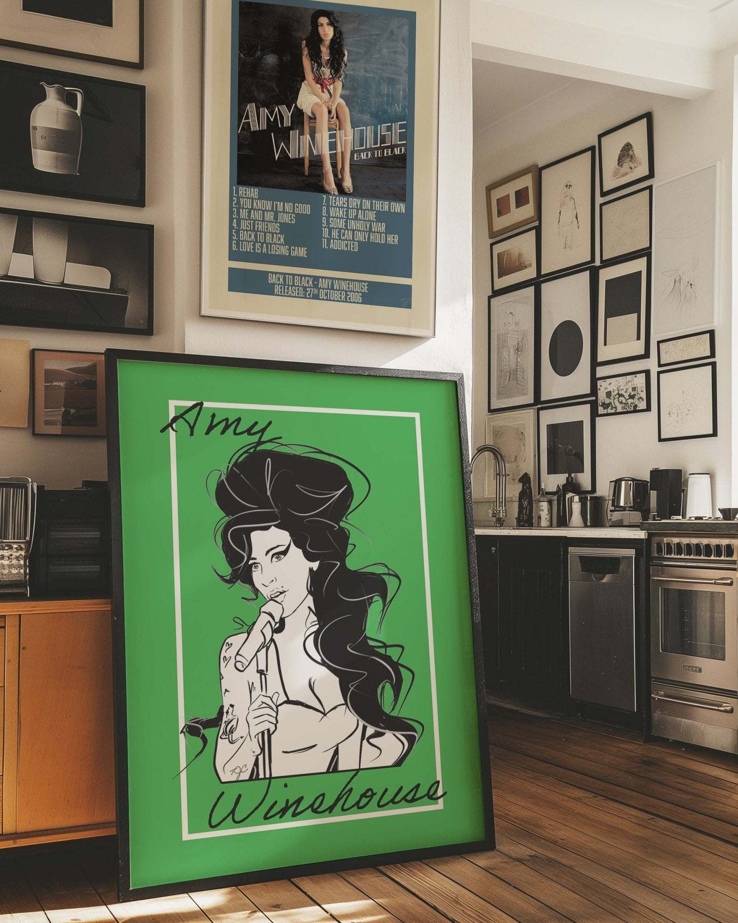 Amy Winehouse print - Striped Circle