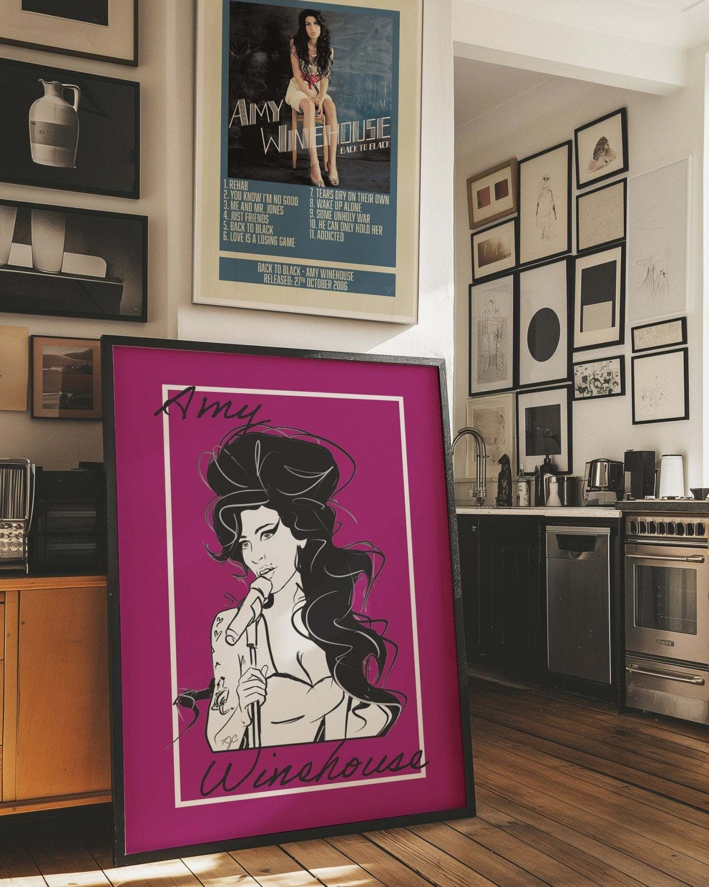 Amy Winehouse print - Striped Circle