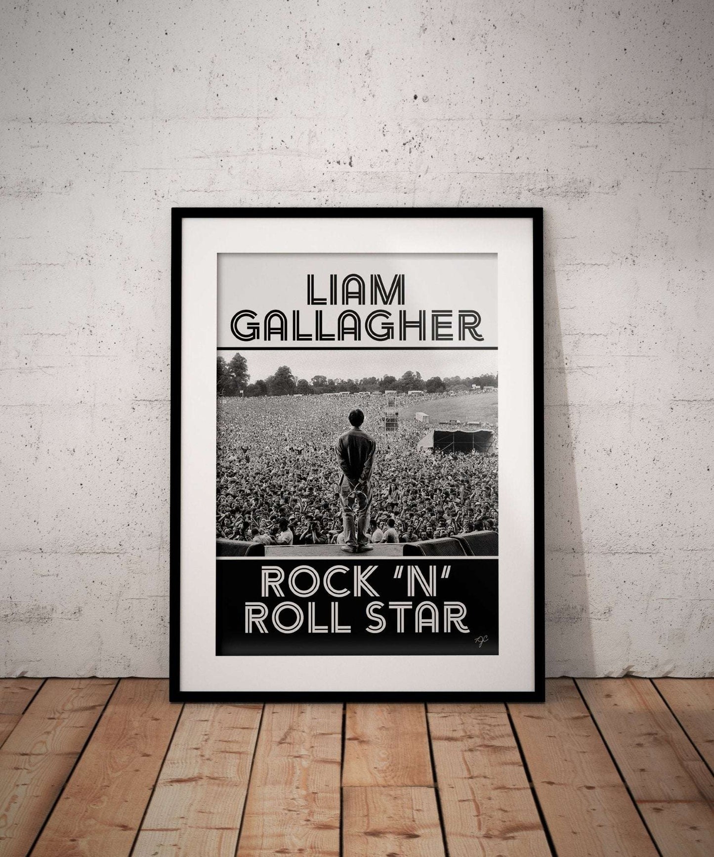 Liam Gallagher On stage print - Striped Circle